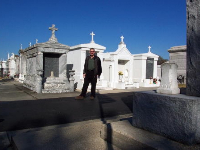 Walking amoung the dead in New Orleans above-ground cemeteries