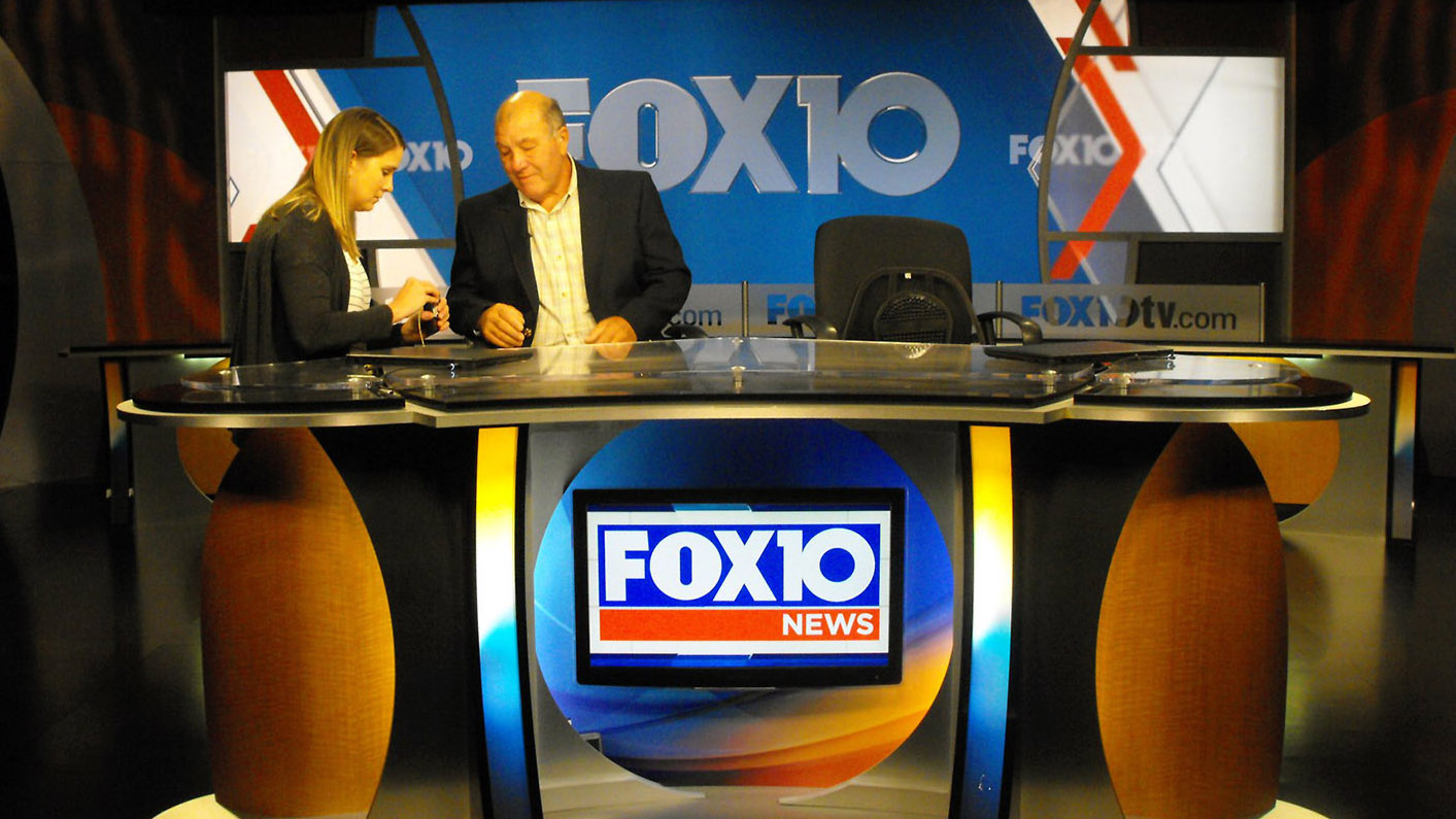 Calvin Parker Fox Getting Ready for Fox 10 News 'WATTER'S WORLD' (2019-09-24)